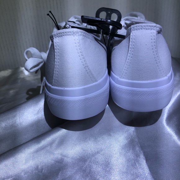 NOBO WHITE WOMENS SIZE 11 SNEAKERS NWT - Picture 4 of 5